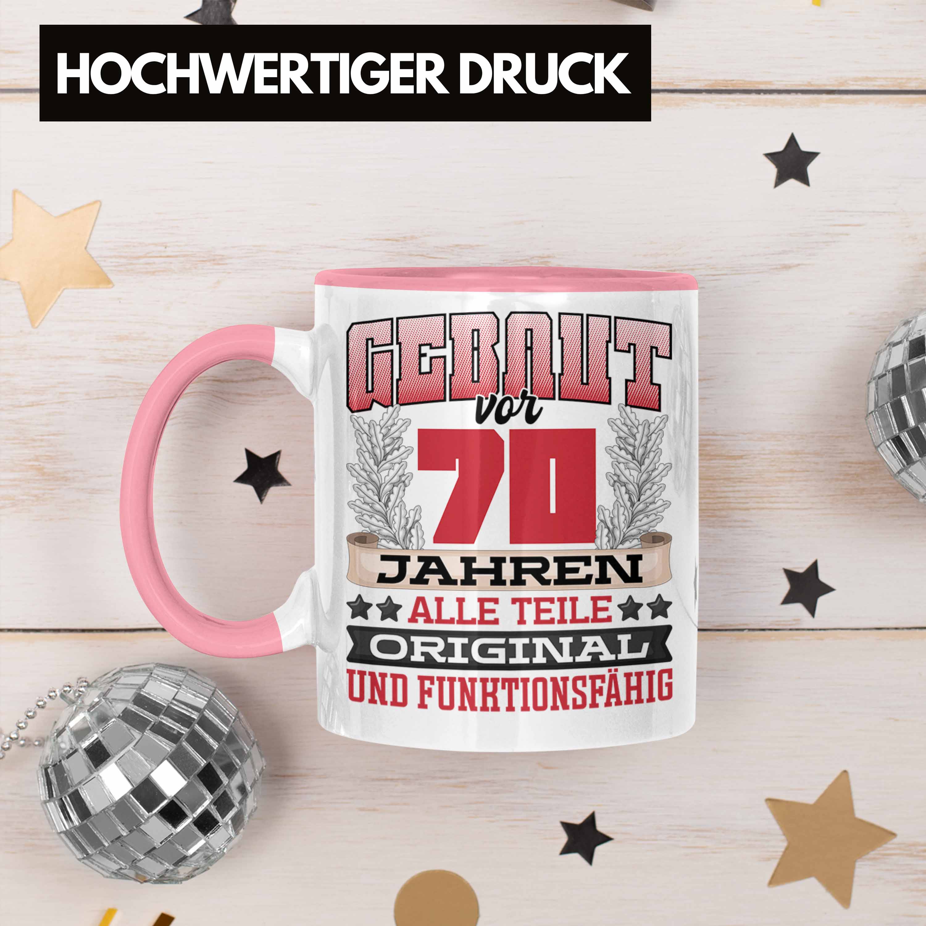 Trendation - 70er Geburtstag Tasse Geschenk Frauen Männer Spruch Gebaut Vor 70 J